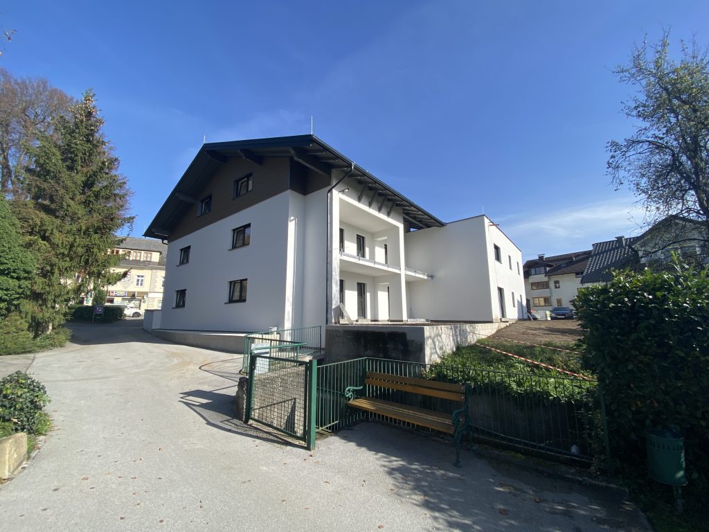 In Oberndorf, Salzburger Str. 109 ist die Baustelle bereits im Edelrohbau.
